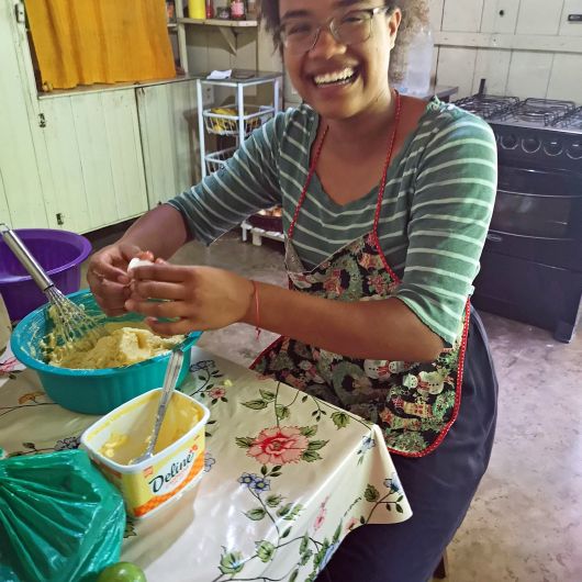 Anna Kuhnert war als weltwärts-Freiwillige in einer Kindertagesstätte in Juruti Velho. Weihnachten 2019 wurden dort auch Plätzchen gebacken.