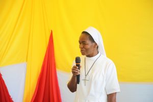 Generalassistentin Schwester Benedikta Mbinga  reiste extra an, um Bischof Dr. franz Jung zu begrüßen.