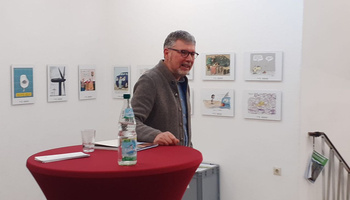 Diözesanreferent Alexander Sitter eröffnet die Wanderausstellung in Walldürn